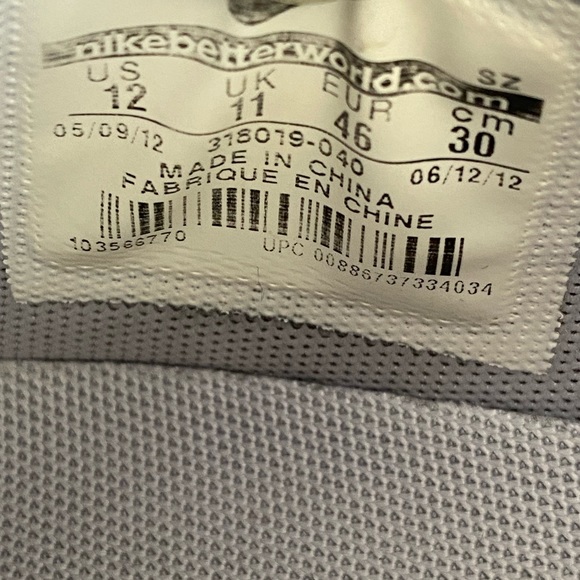 RARE 2012 Nike Dunk Lo “Dark Grey Red” Sneakers -Men 12 - Picture 9 of 13